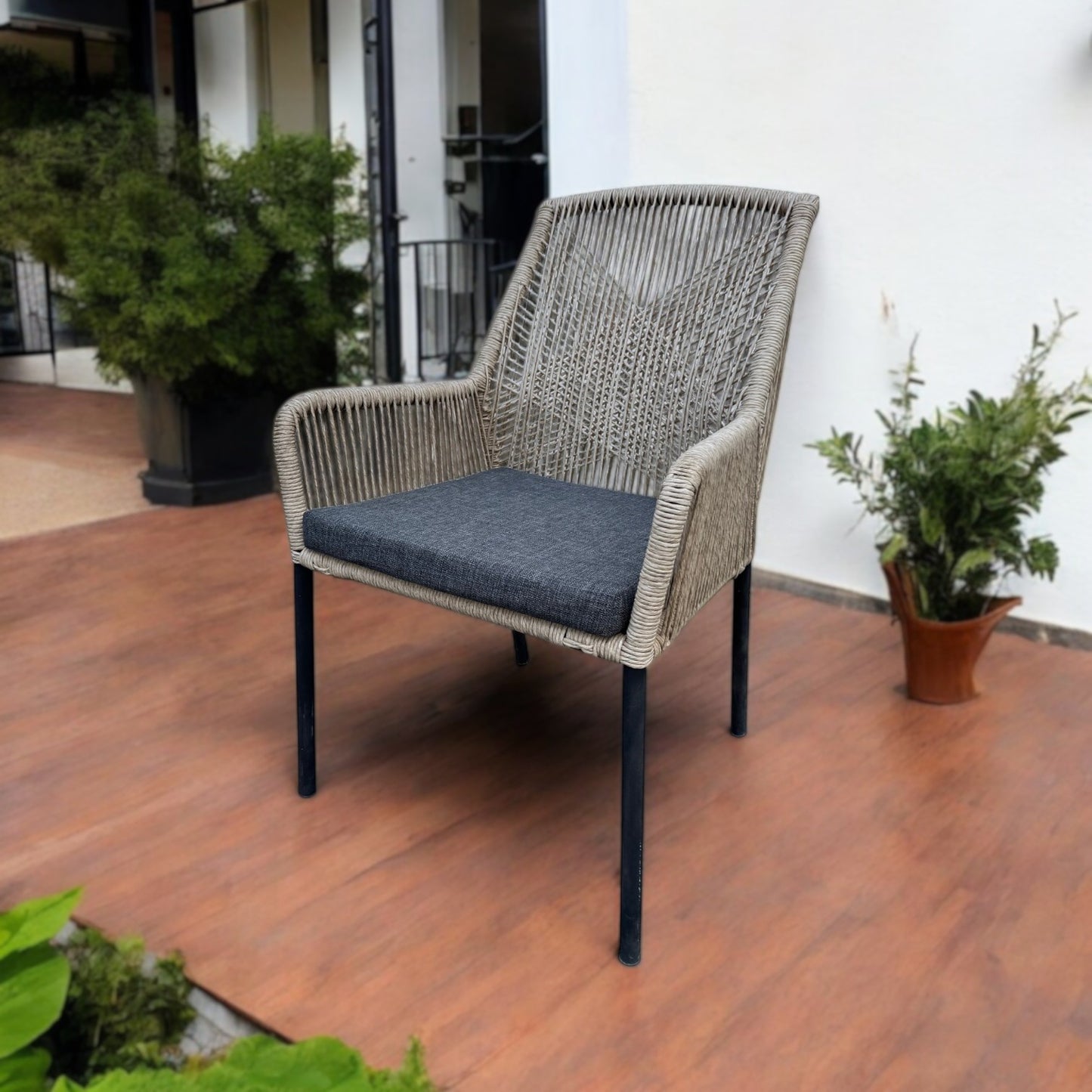 RHODE ISLAND + DENPASAR Outdoor Dining Set | 1 Dining Table with 4 Armchairs
