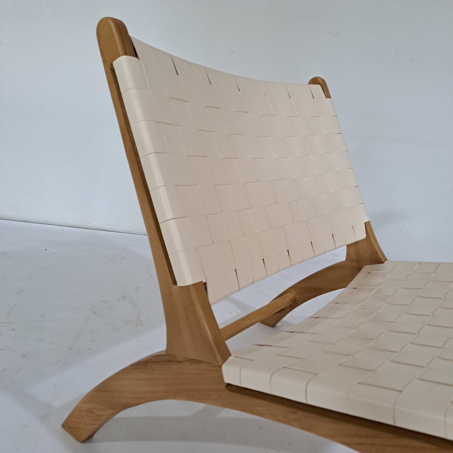 ARJUNO Relaxing Chair | Beige - Pre Order