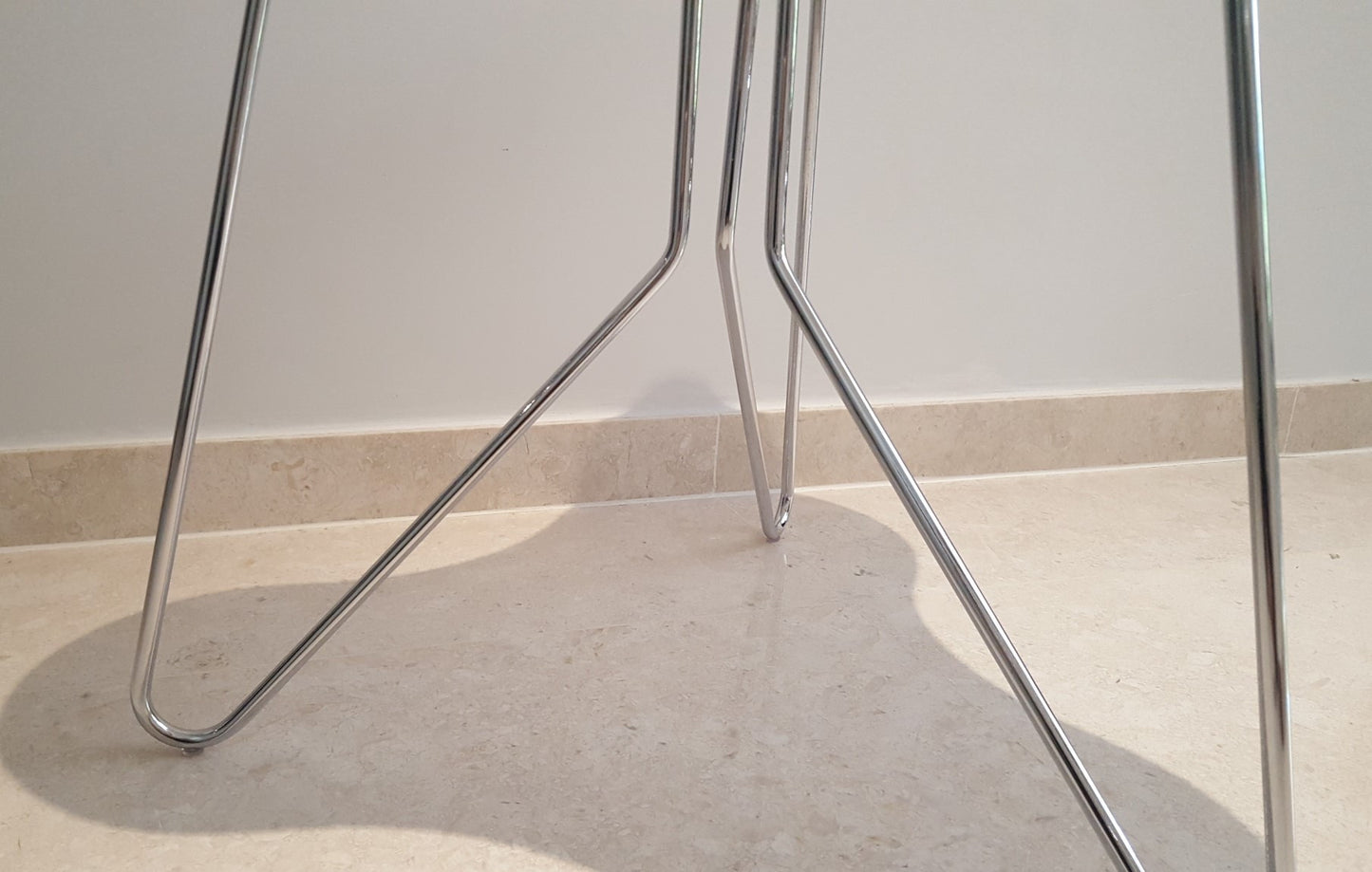 FORM Side Table | White