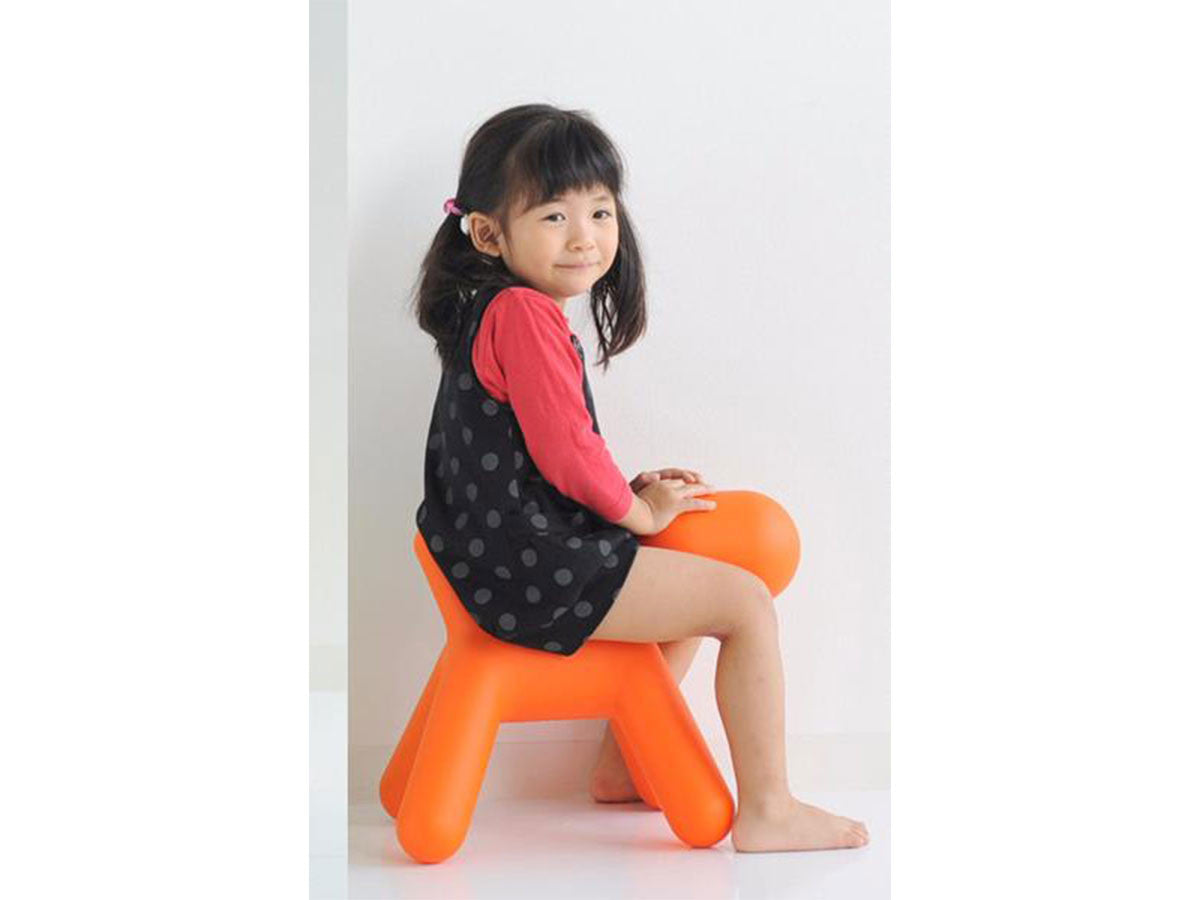 Plastic puppy sculpture chair, Orange