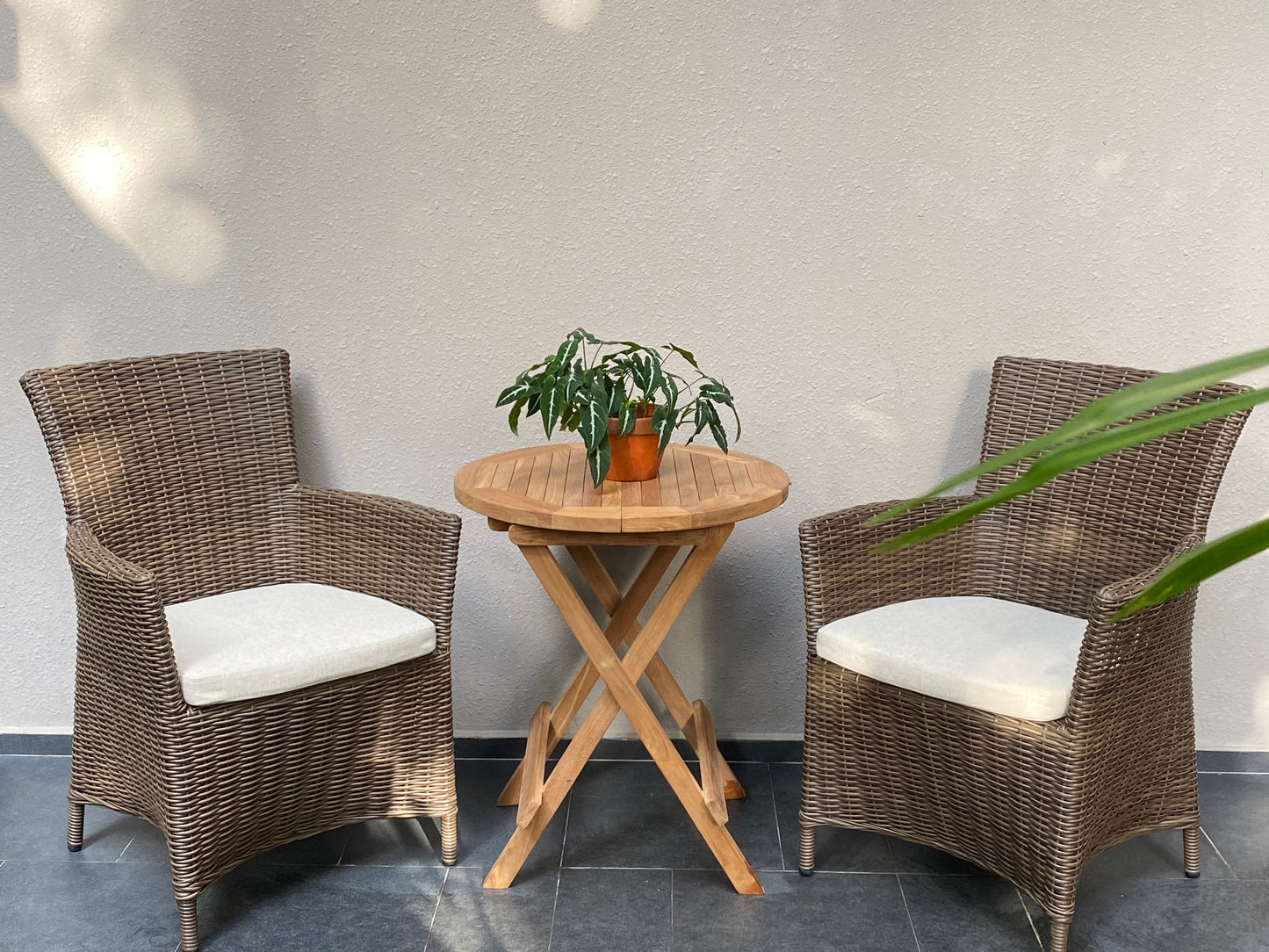 CILACAP Round Folding Table | Teak Wood