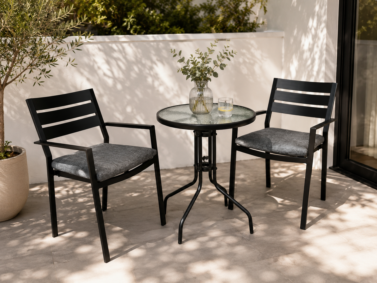 Tromsö + Capri Patio Set