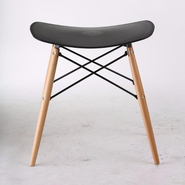 SADDLE Stool with Wooden Legs | Black