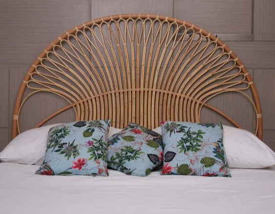 Basket bedhead in rattan